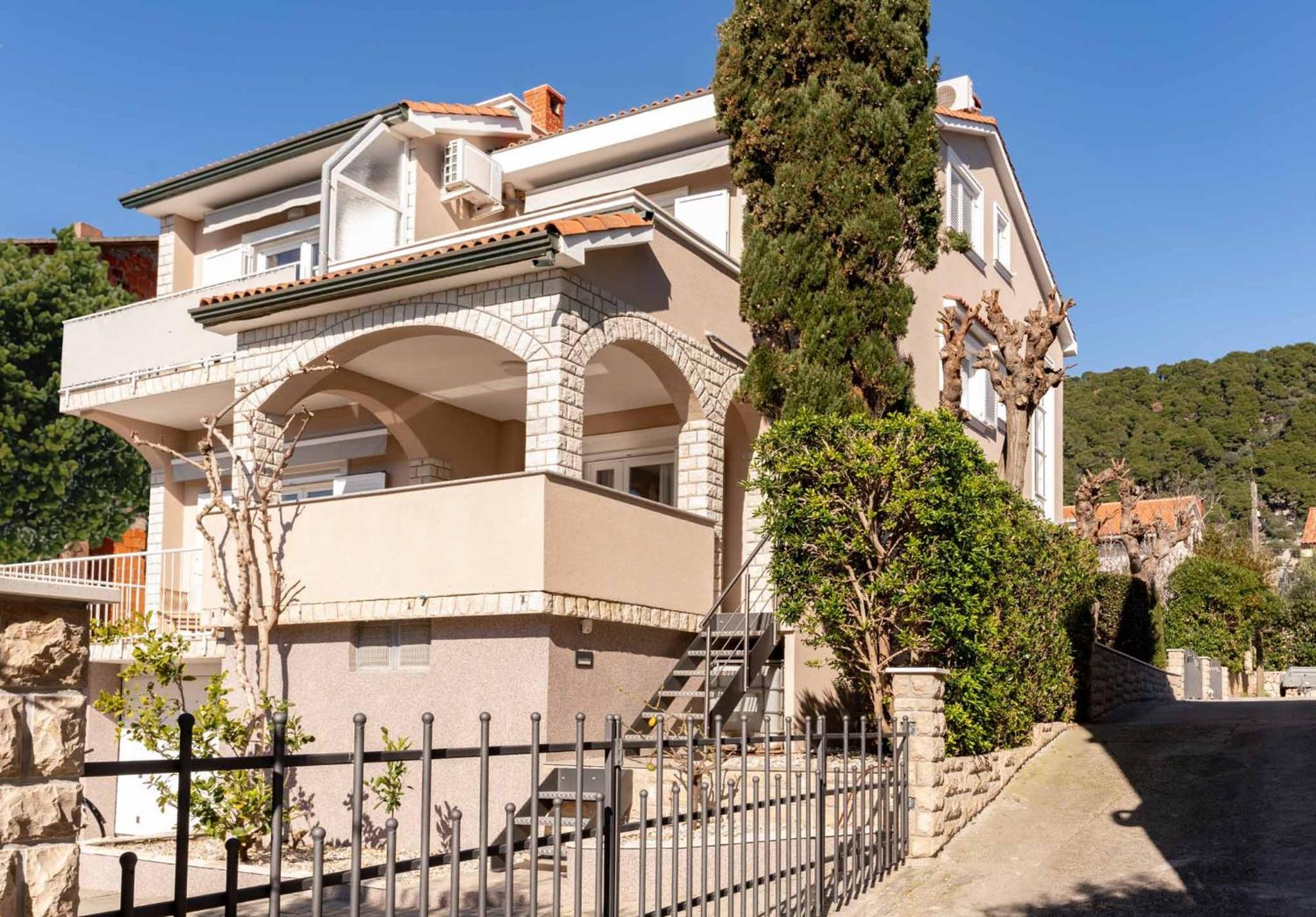Apartments Casa Barbara Rab Town Luaran gambar